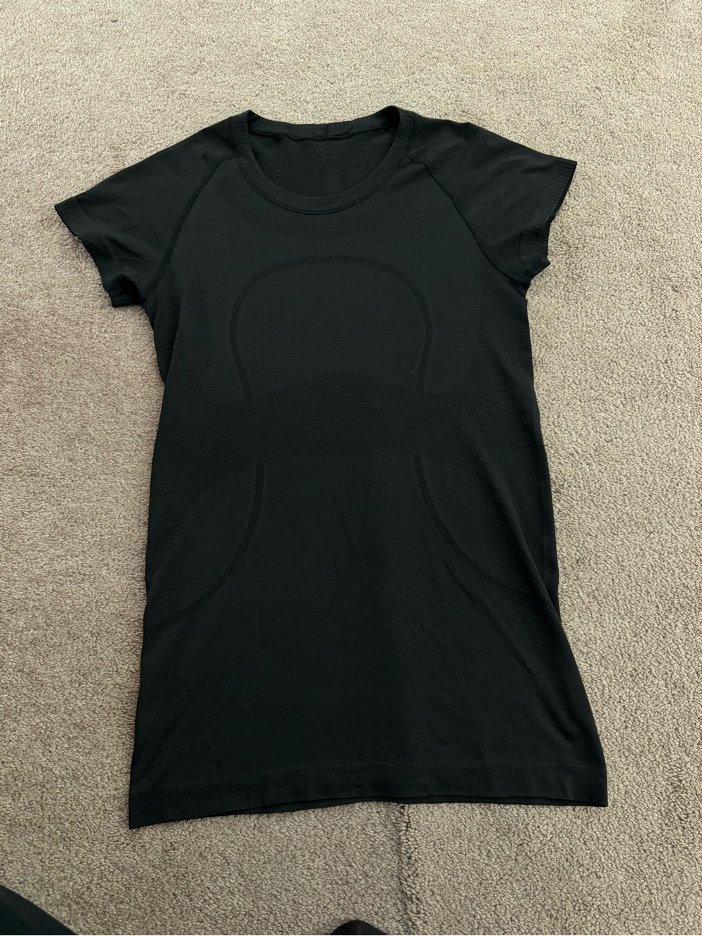 Black Lululemon swiftly Short-Sleeve Athletic Tee